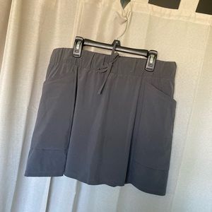 Sporty gray skort w/ pockets